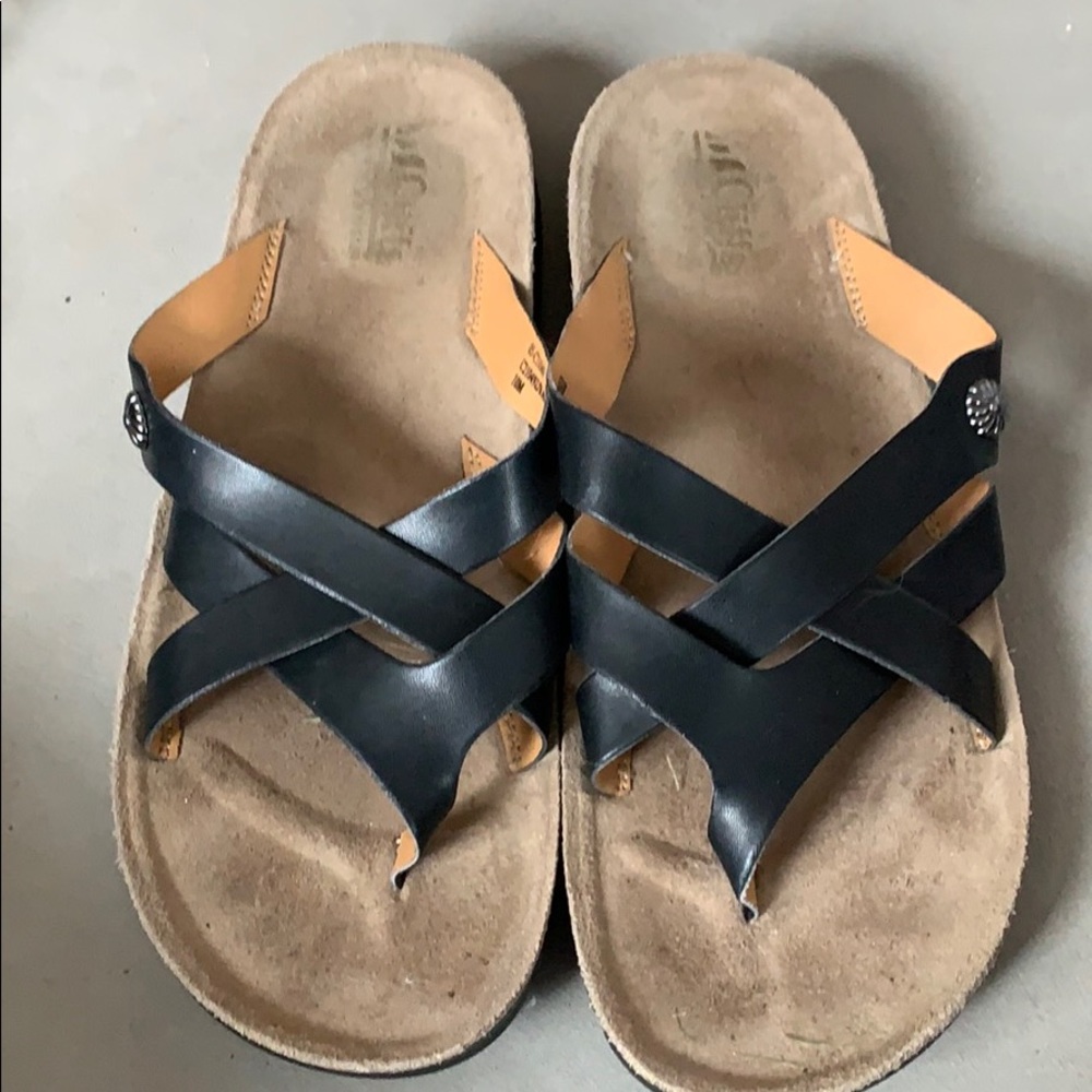 Cliffs flip flops! Great condition! Size 10